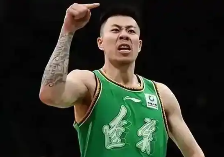 在最中间, 和大家一起, 的内线 在最中间, 和大家一起, 的内线